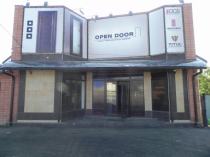 Open Door, г. Майкоп (салон дверей, оформление входной группы, вывеска баннерная)